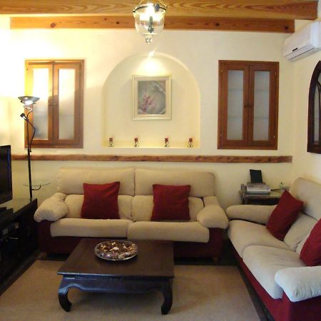 Villa Maria, Bonita Casa Con Jardin Y Piscina Privada En Андратс Екстериор снимка